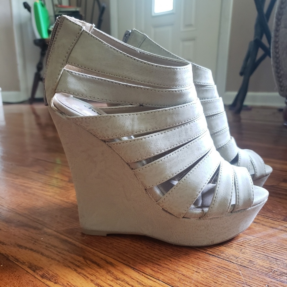 Charlotte Russe Cage Sandal Wedges size 6